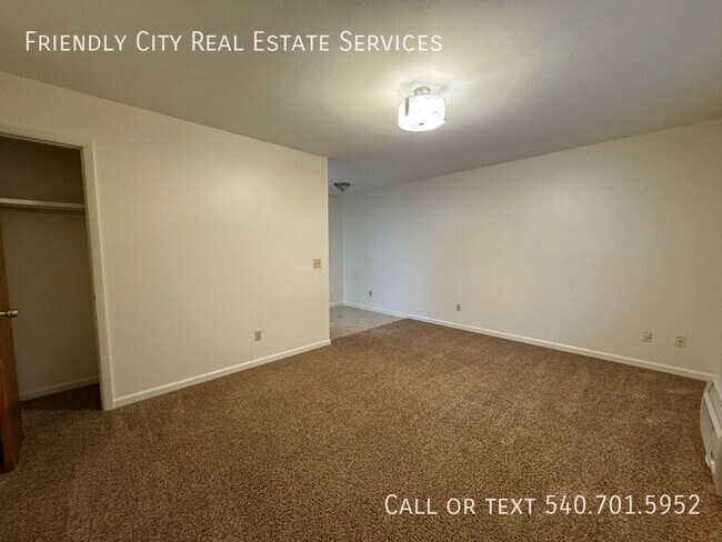 Foto del edificio - 1115 Lincolnshire Dr