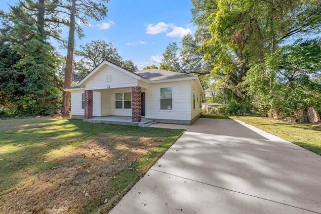 Building Photo - New Rental Opportunity in Memphis!
