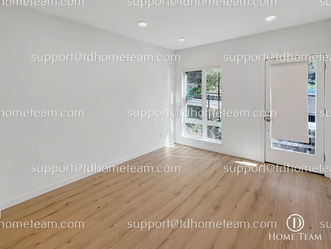 Foto del edificio - 3015 30th Ave W