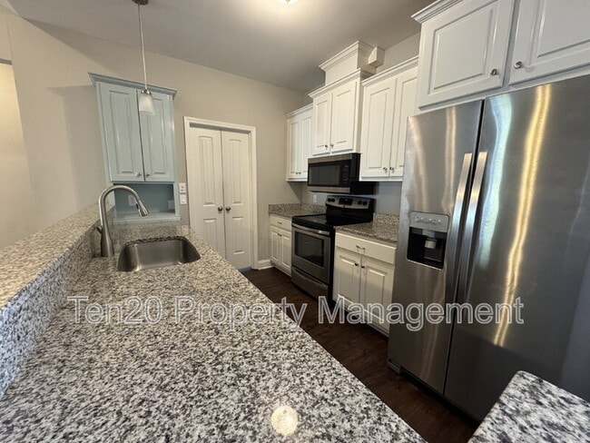 Building Photo - 16 Vineyard Dr