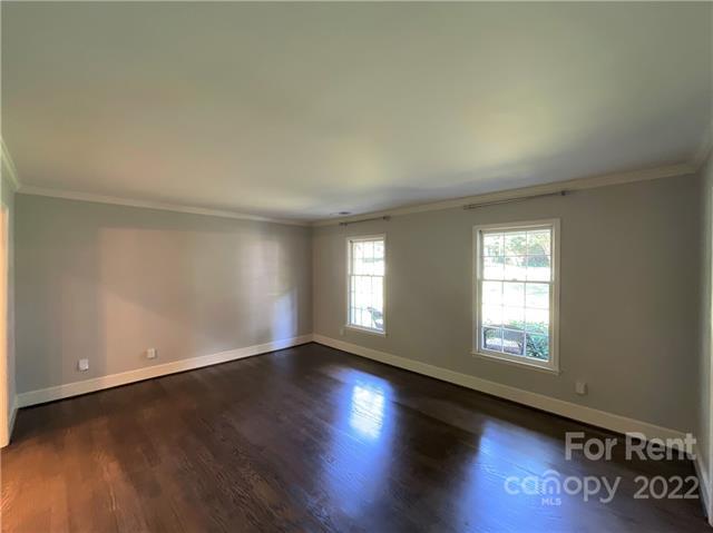 Building Photo - 821 Greentree Dr