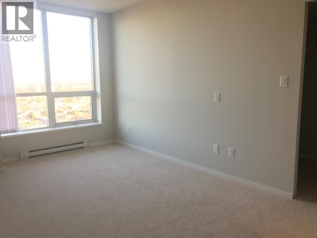 Photo du bâtiment - 6636 Dunblane Ave