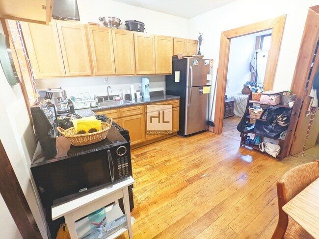 Building Photo - 140A Lexington Avenue