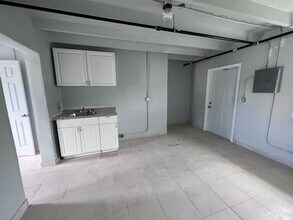 Building Photo - 354 Rardin Ave