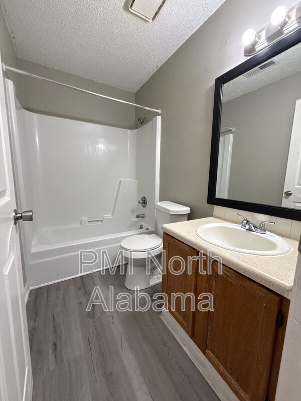 Foto del edificio - 4424 Torrance Dr NW