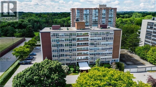 Building Photo - 45 Westmount Rd N