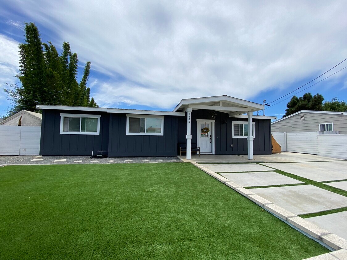 Foto principal - 1405 San Simeon St