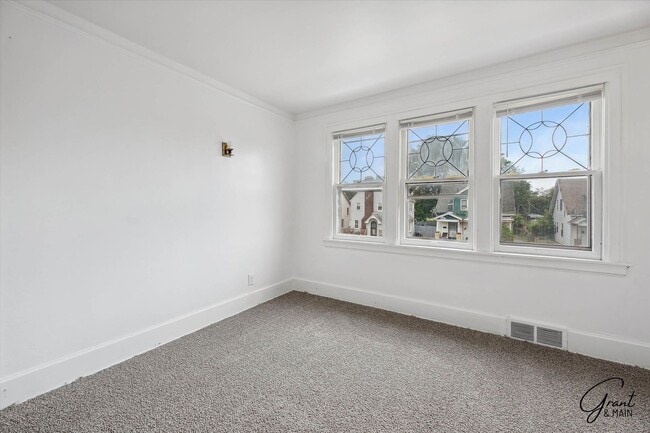 Foto del edificio - 15356/15358 Washburn - Ten Star Holdings LLC