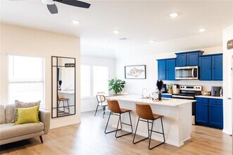 Building Photo - 6505 Waterfall Ln