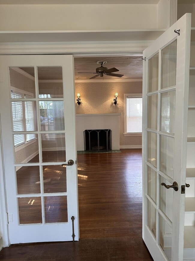 Foto del edificio - 229 Lakeland Dr