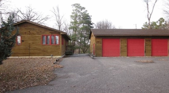 Building Photo - 2485 Independence Rd