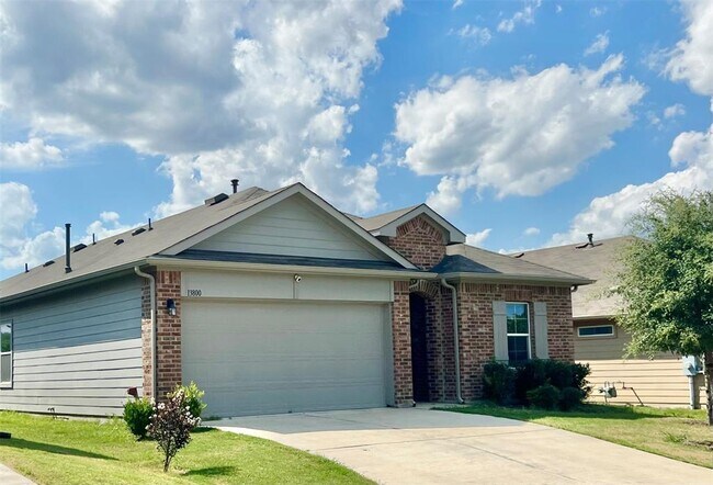 Building Photo - 13800 Cantarra Dr