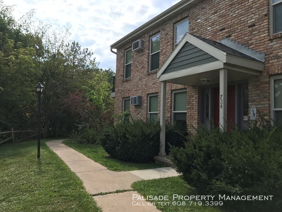 Foto principal - 736-738 Sauk Ridge Trail
