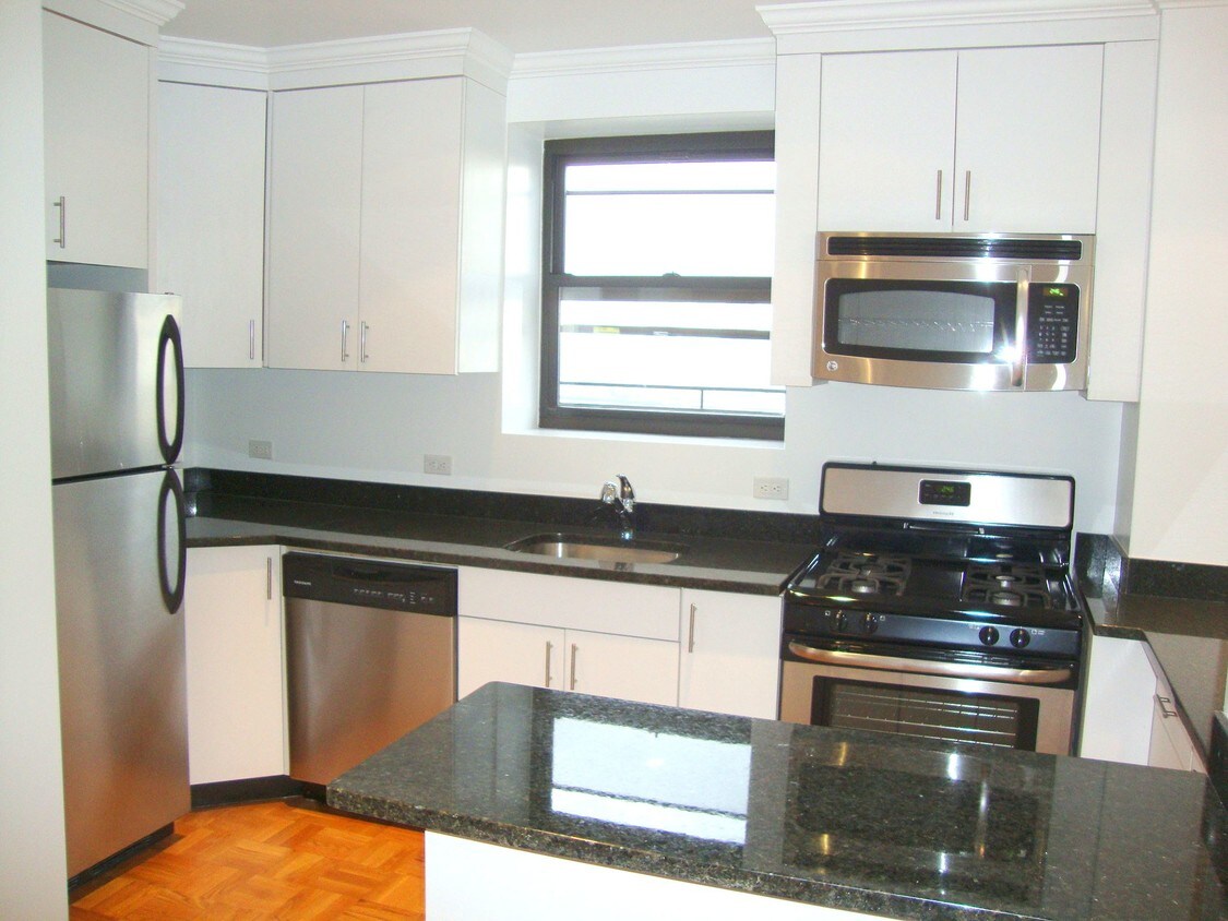 Primary Photo - 21 Beekman Pl