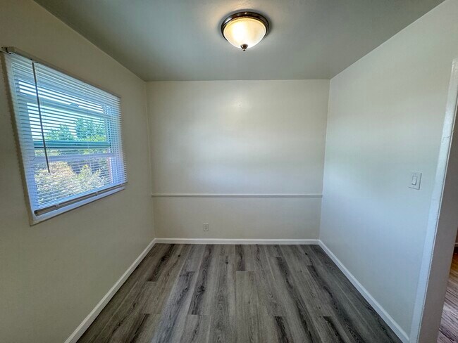 Foto del edificio - 1742 S Robertson Blvd