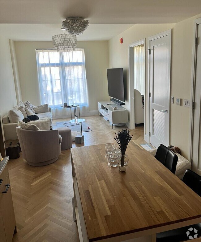 Central Harlem Apartments for Rent with a Swimming Pool New York, NY