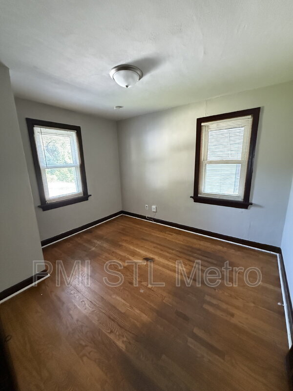 Foto del edificio - 10058 Dorothy Ave