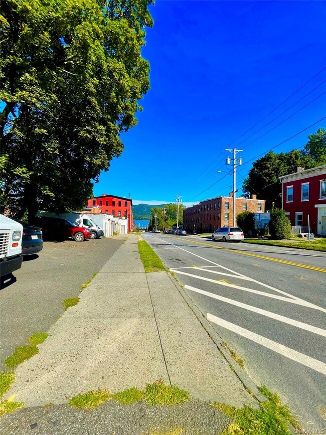 Building Photo - 2 Liberty St