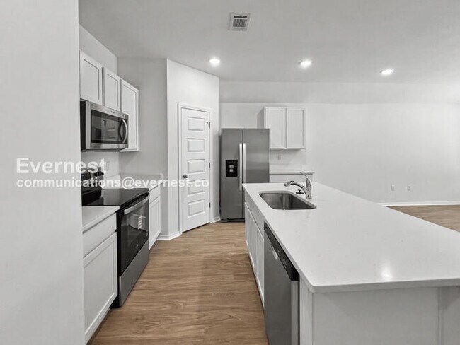 Foto del edificio - 1517 Ridgefield Cir