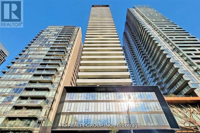 Building Photo - 28 Wellesley St E