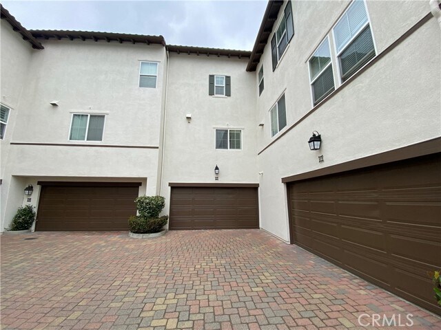Building Photo - 873 W Terrace Ln