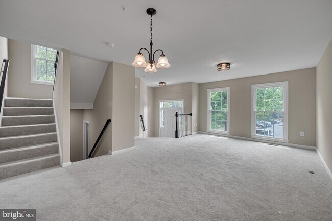 Foto del edificio - 8101 Chelaberry Ct