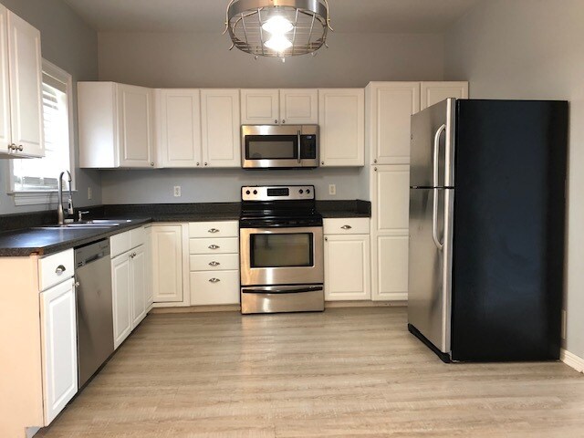 Foto del edificio - 580 Peyton Dr