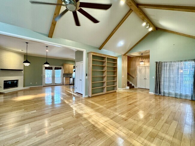 Building Photo - 1612 Rustic Creek Terrace