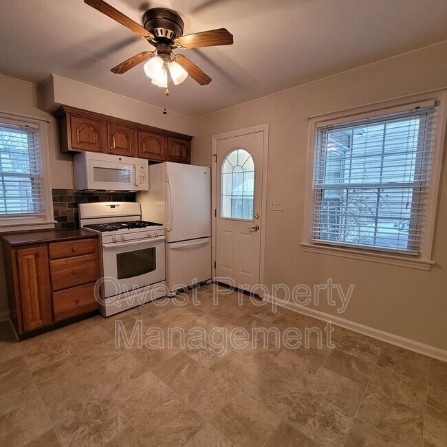 Foto del edificio - 2220 Monroe Ave NW