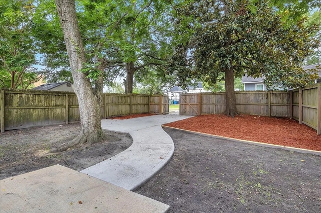 Photo - 103 N 13th St Apartment