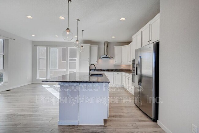 Building Photo - 2527 Channel Dr