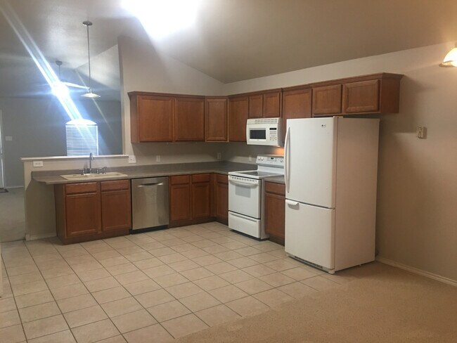 Building Photo - **BEAUTIFUL MONTEREY ADDITION HOME**
