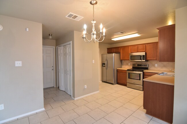 Foto del edificio - 4613 Honeystreet Bridge Ln