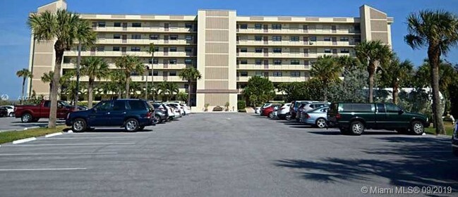 Foto del edificio - 10310 S Ocean Dr
