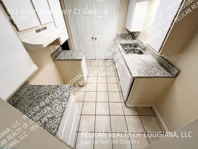 Foto del edificio - 913 Monterey Ct S