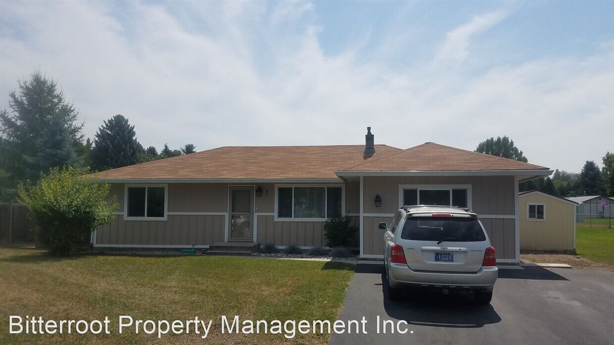 Primary Photo - 3 br, 2 bath House - 7 Orchard Court