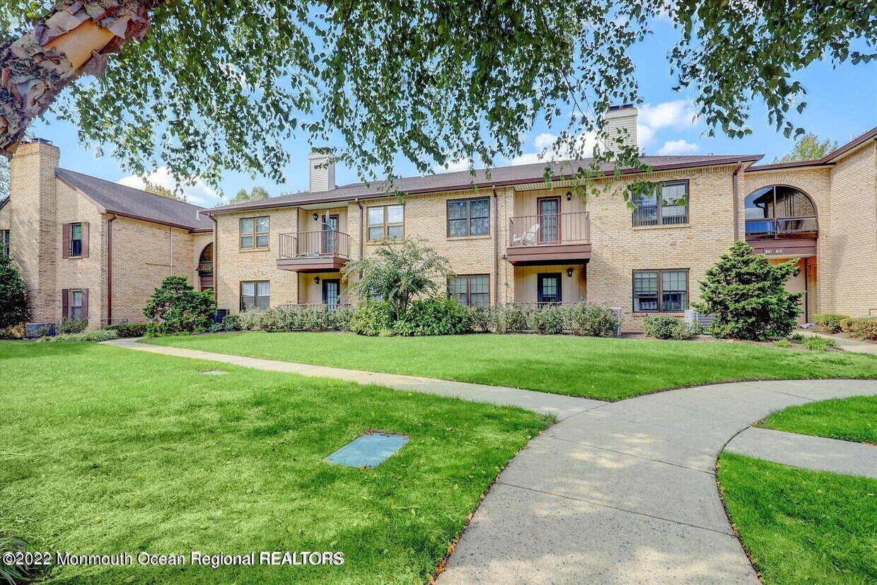 701 Wellington Pl, Matawan, NJ 07747 Condo for Rent in Matawan, NJ