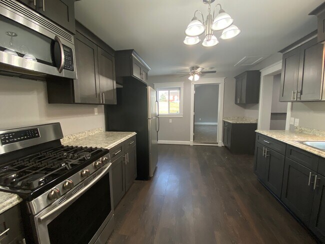 Building Photo - 1616 Farnum St