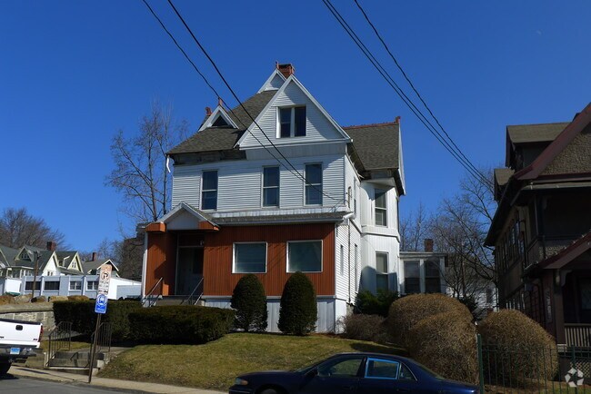 Building Photo - 90 Willow St