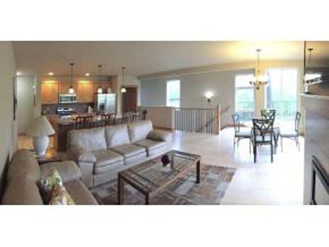 Building Photo - 1155 E Banta Ct