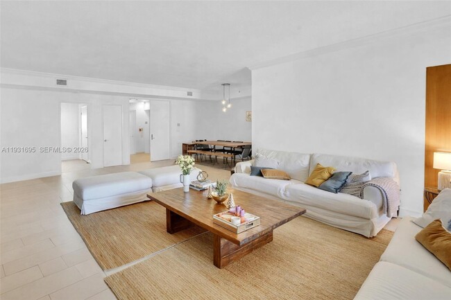 Building Photo - 735 Crandon Blvd