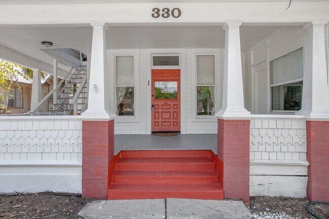 Foto del edificio - 330 S Woodland Blvd