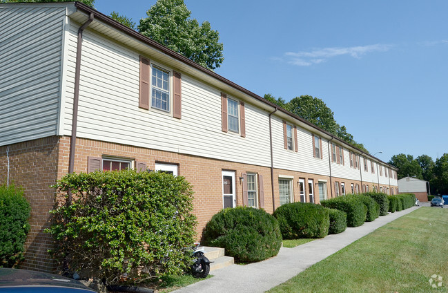 Building Photo - Niagara Townhouses