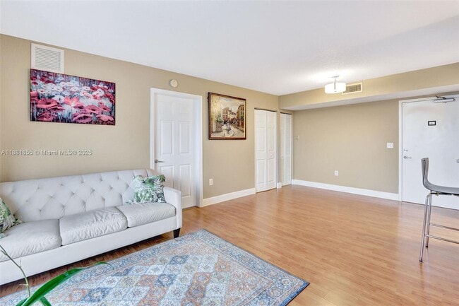 Building Photo - 816 NW 11th St