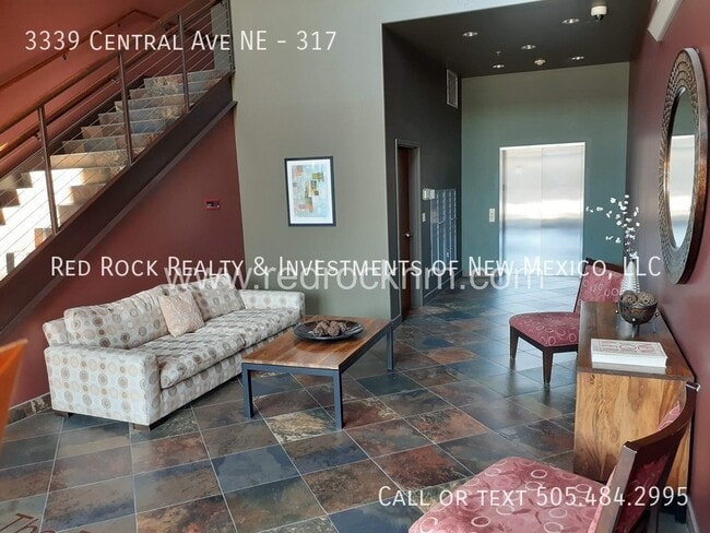 Building Photo - Amazing Condo in The Place at Nob Hill!