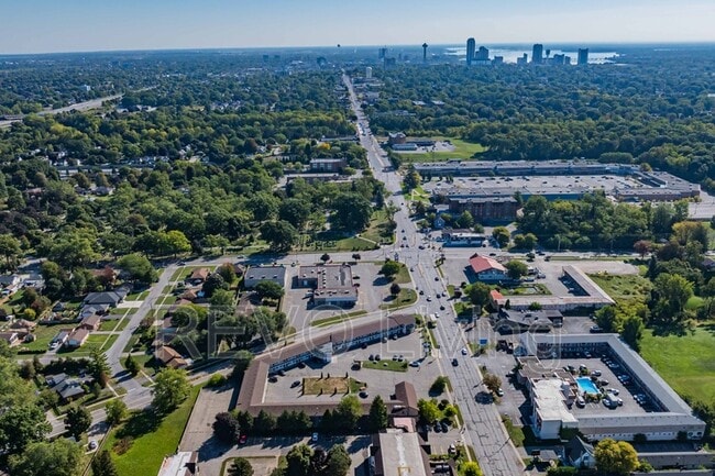 Building Photo - 7800 Lundy's Ln