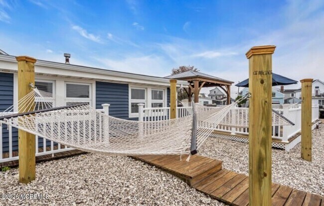 Foto del edificio - 129 Jeteemale Dr