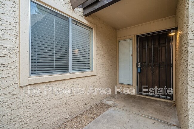 Foto del edificio - 2256 W Lindner Ave