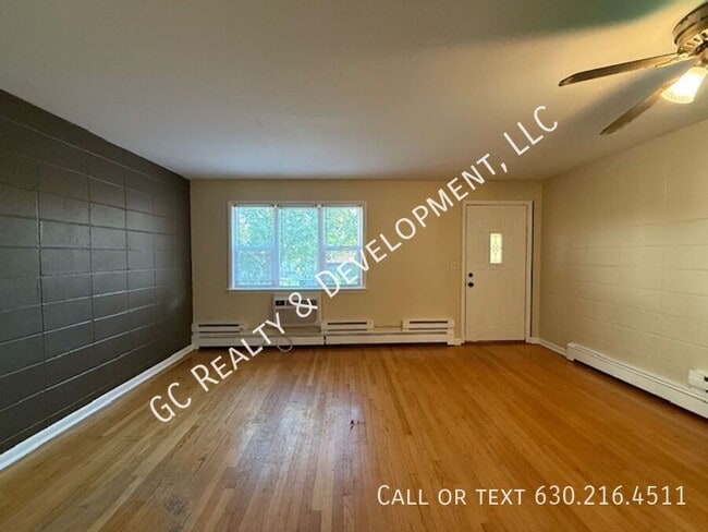Building Photo - 253 Uteg St