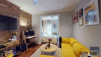 Building Photo - 246 Mott St